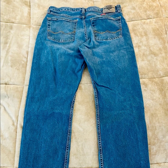 Wrangler Athletic Fit 32/32 Men’s Jeans RN# 130273 - Picture 11 of 13
